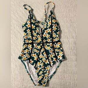 Cupshe Floral One Piece Swimsuit in Green and Yellow